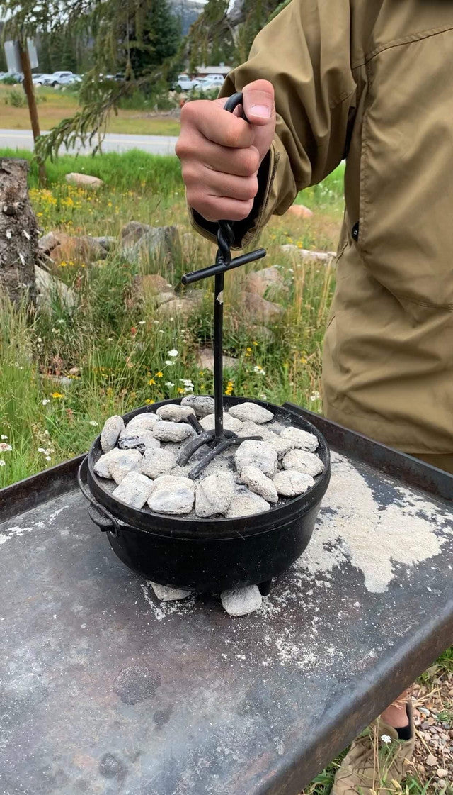 10 Dutch Oven Cooking Gear and Tips